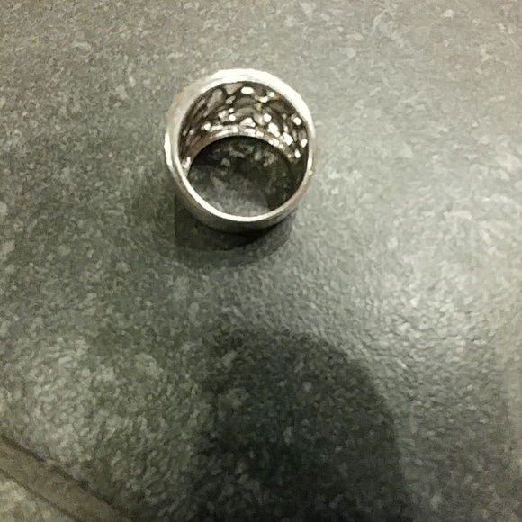 Ring - Picture 3 of 4